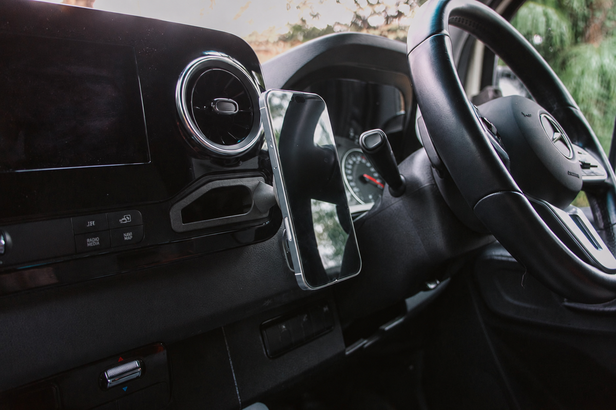 Mercedes Sprinter 2019–2026 Dash Phone Mount