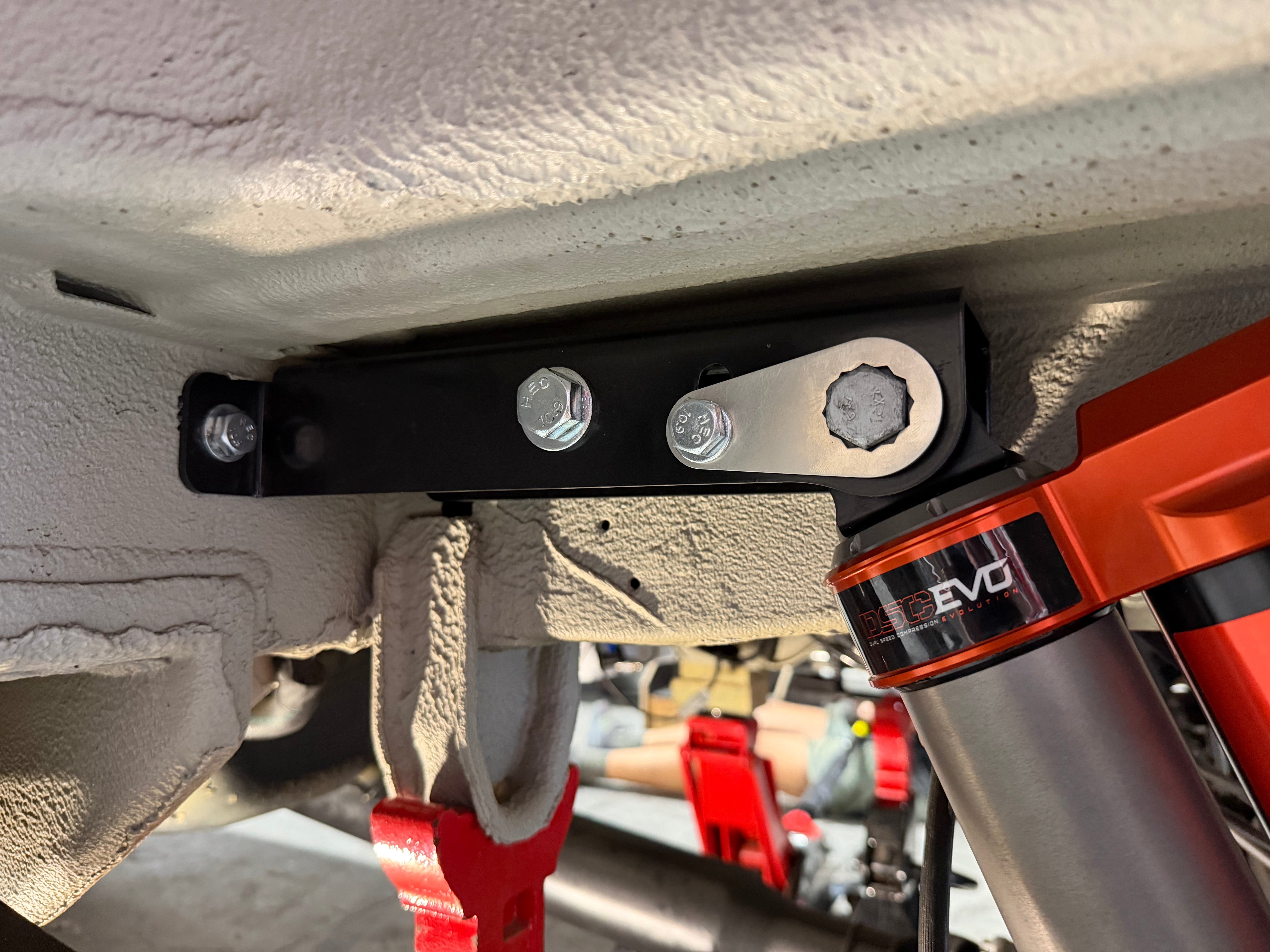 SUMMIT OutBack Bracket – Rear Shock Reinforcement (Sprinter)
