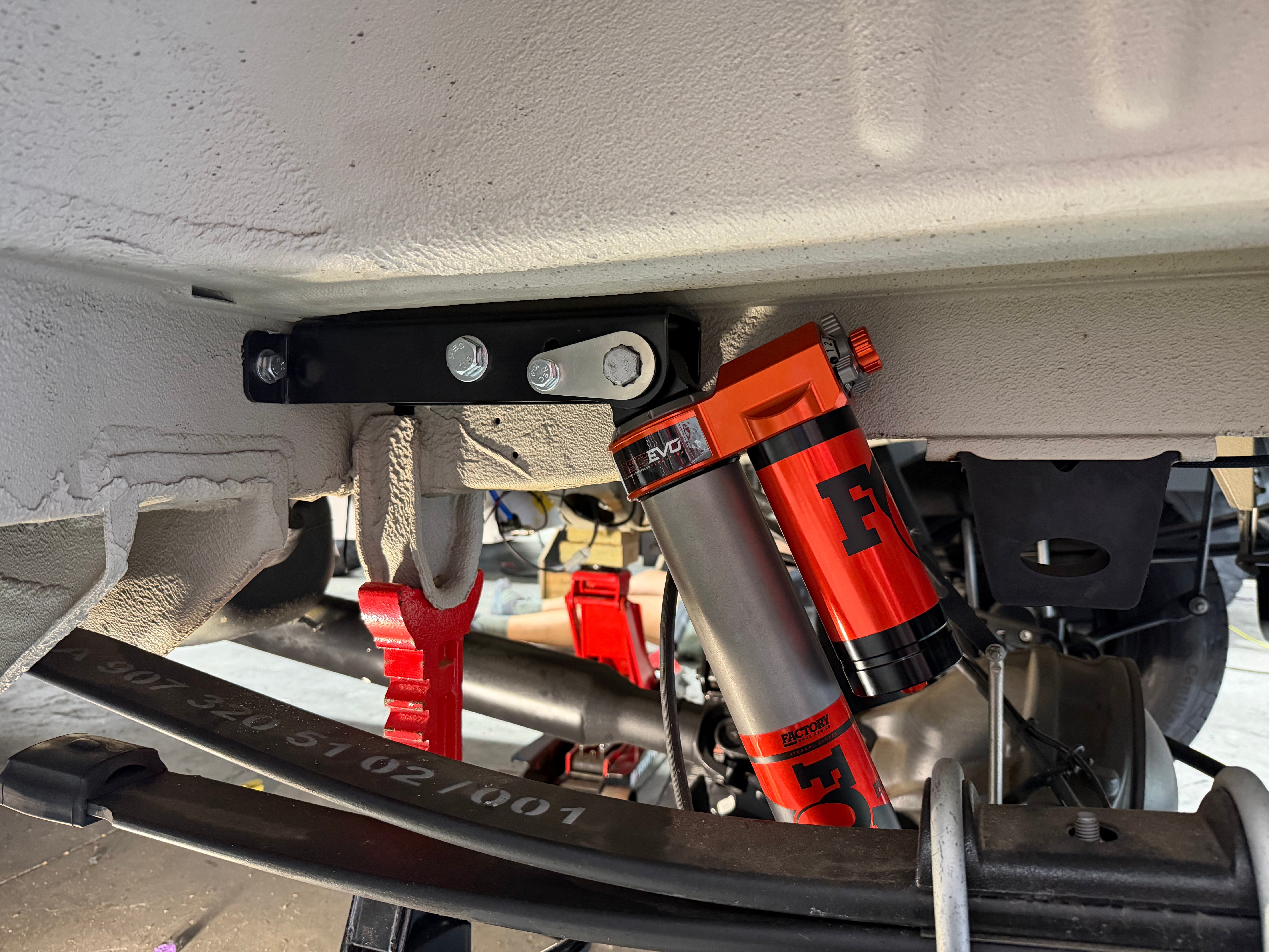 SUMMIT OutBack Bracket – Rear Shock Reinforcement (Sprinter)