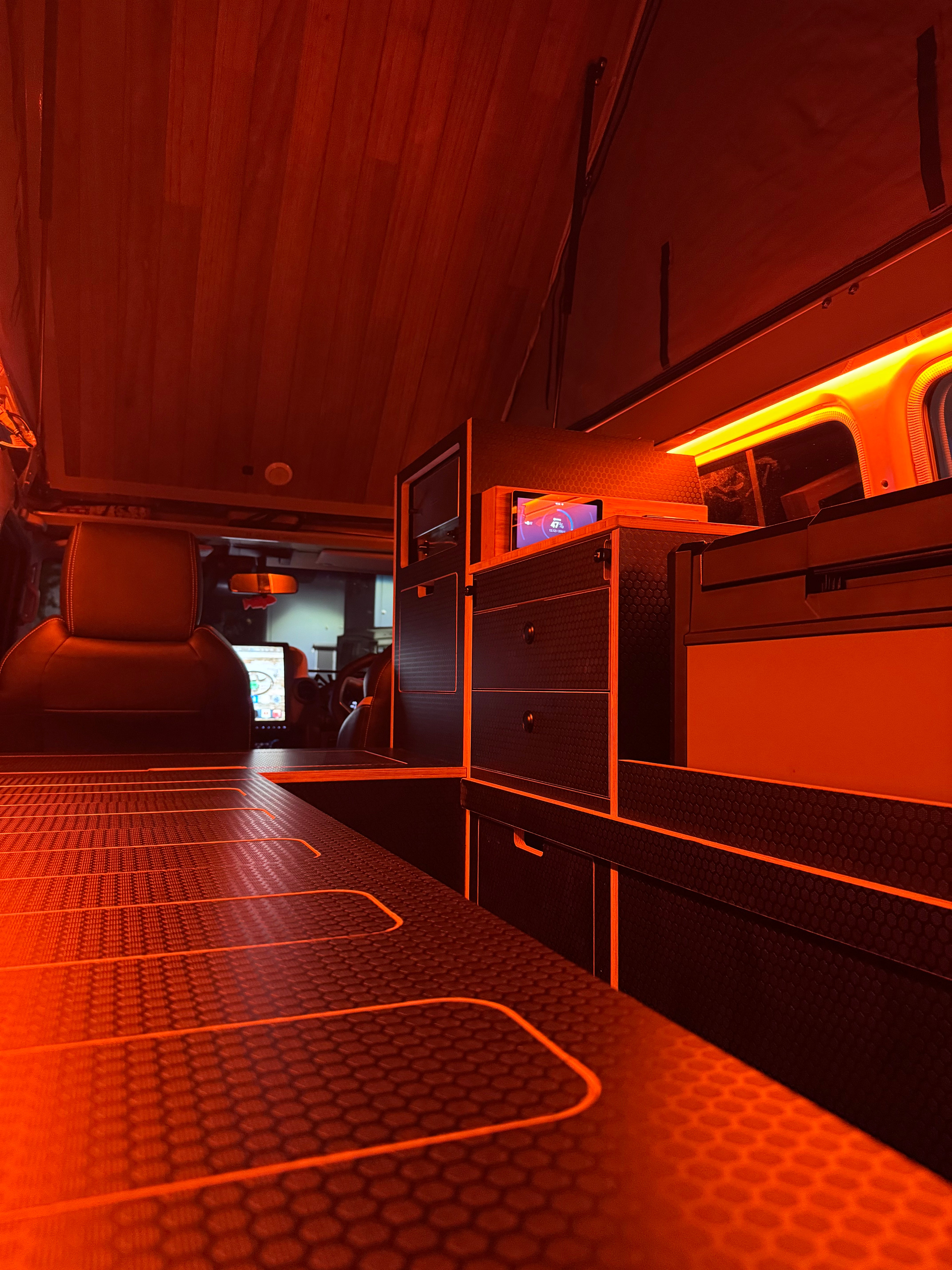 SUMMIT 78 Troopcarrier Fitout #002
